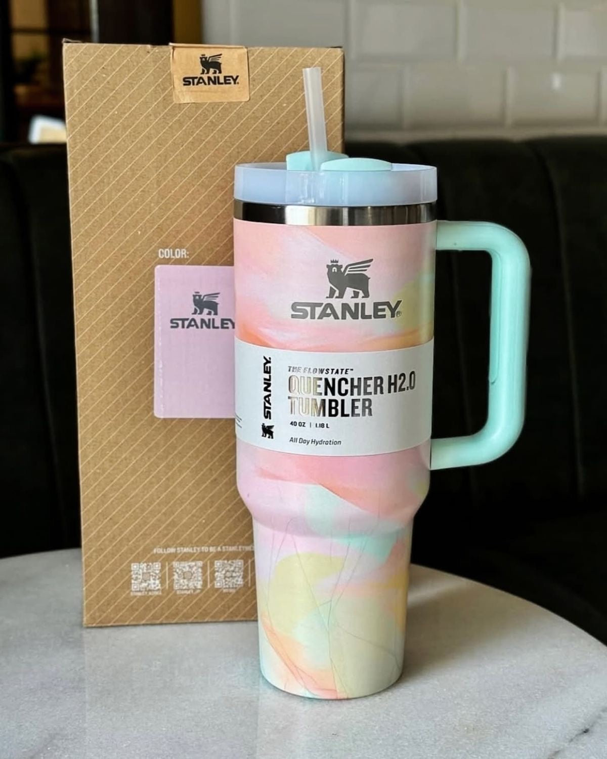 Stanley Warm Serene
Brushstroke Quencher
H2.0 Flowstate Tumbler