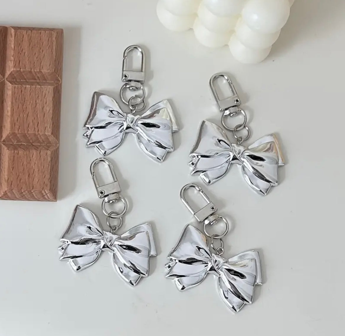 Bow keychain