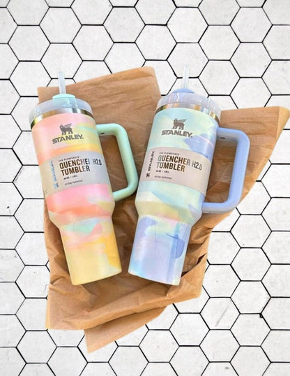 Stanley Warm Serene
Brushstroke Quencher
H2.0 Flowstate Tumbler